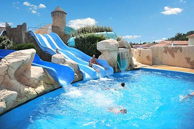 The slides of the aquatic area of the campsite La Plage in Saint-Hilaire