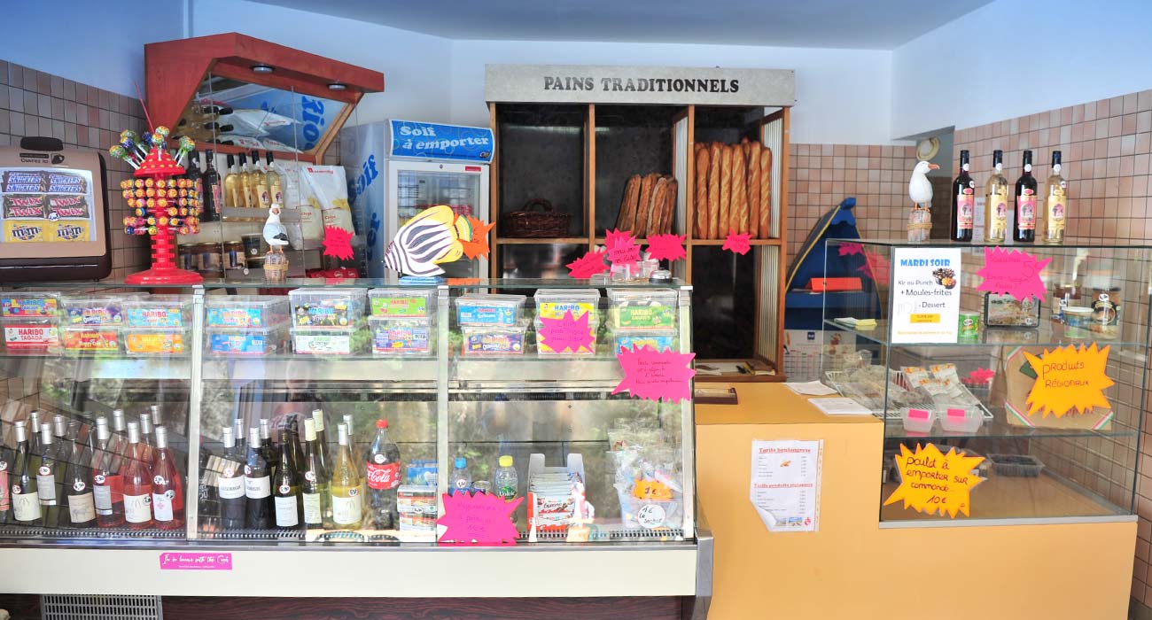 Grocery store and bread depot at La Plage campsite in Saint-Hilaire