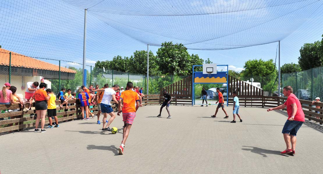 Multisports ground at La Prairie campsite in Vendée