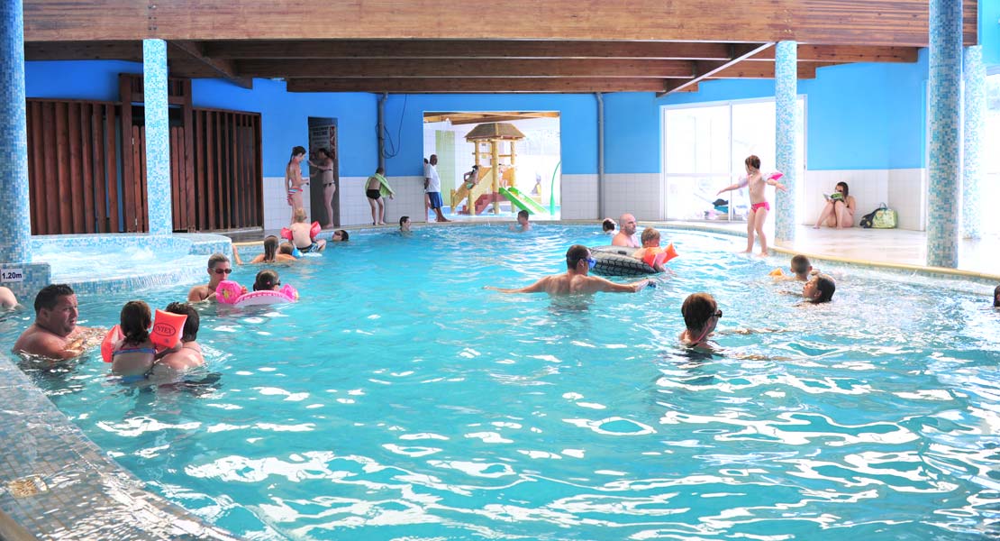 Covered aquatic area at the campsite in Saint-Hilaire by the sea